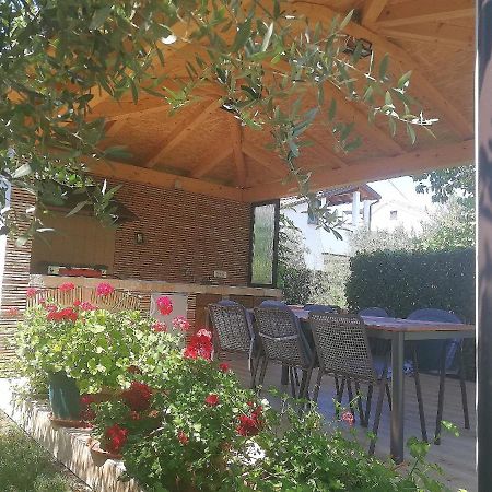 Apartments Mirela Πόρετς Εξωτερικό φωτογραφία