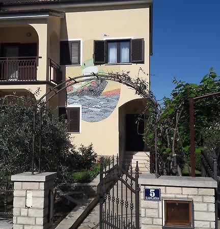 Apartments Mirela Πόρετς Εξωτερικό φωτογραφία