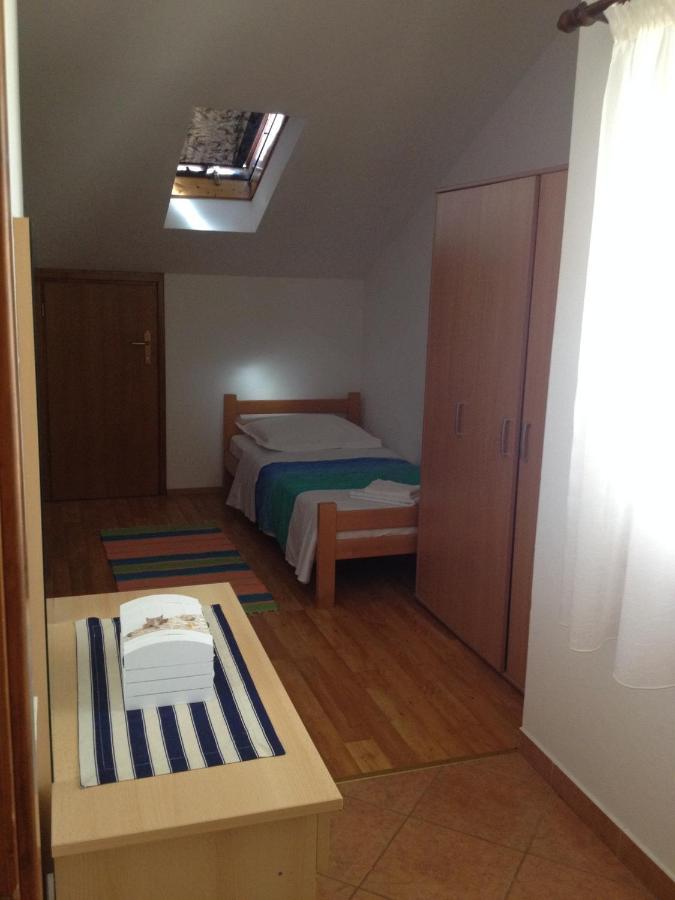 Apartments Mirela Πόρετς Εξωτερικό φωτογραφία