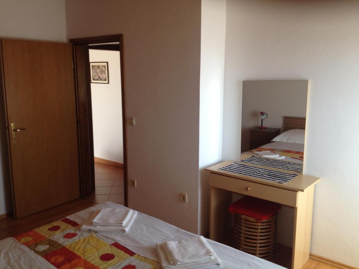 Apartments Mirela Πόρετς Εξωτερικό φωτογραφία