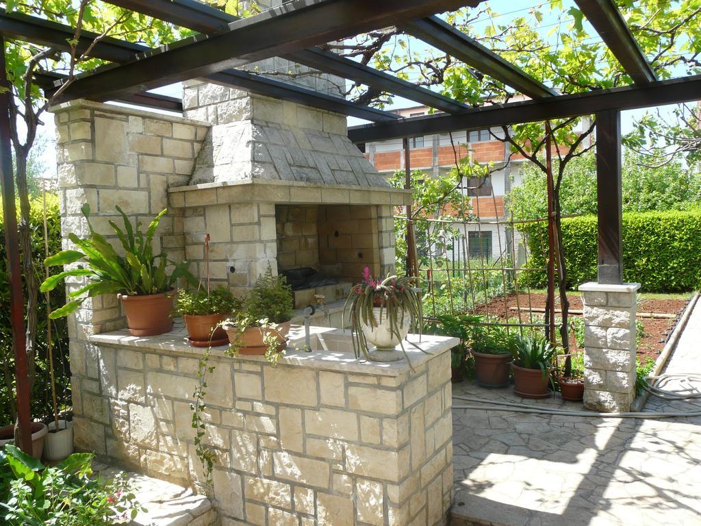 Apartments Mirela Πόρετς Εξωτερικό φωτογραφία
