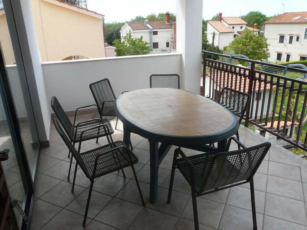 Apartments Mirela Πόρετς Εξωτερικό φωτογραφία