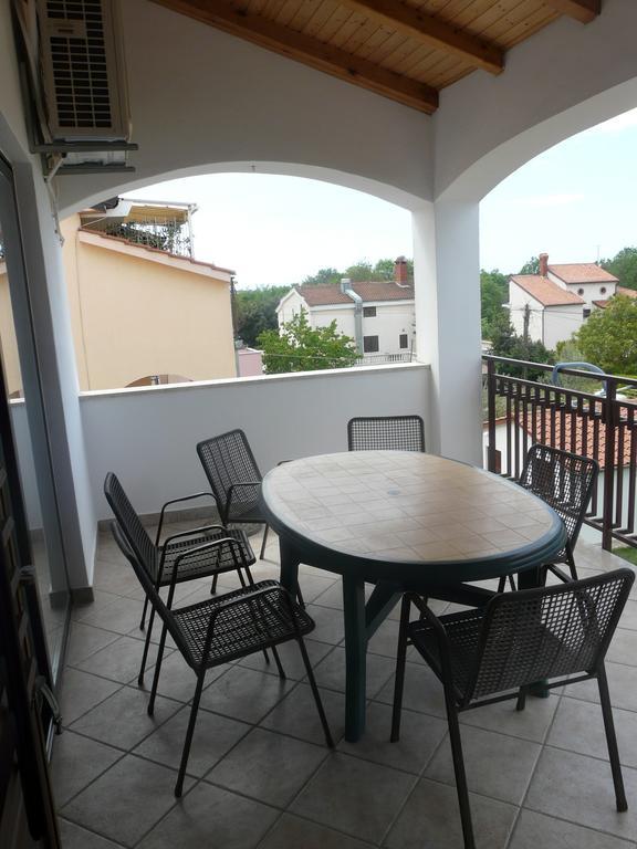 Apartments Mirela Πόρετς Εξωτερικό φωτογραφία