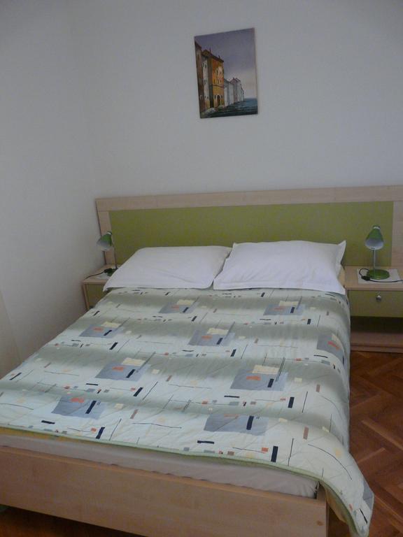 Apartments Mirela Πόρετς Εξωτερικό φωτογραφία