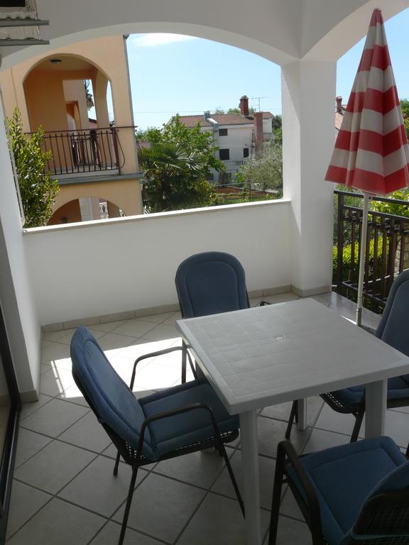 Apartments Mirela Πόρετς Εξωτερικό φωτογραφία