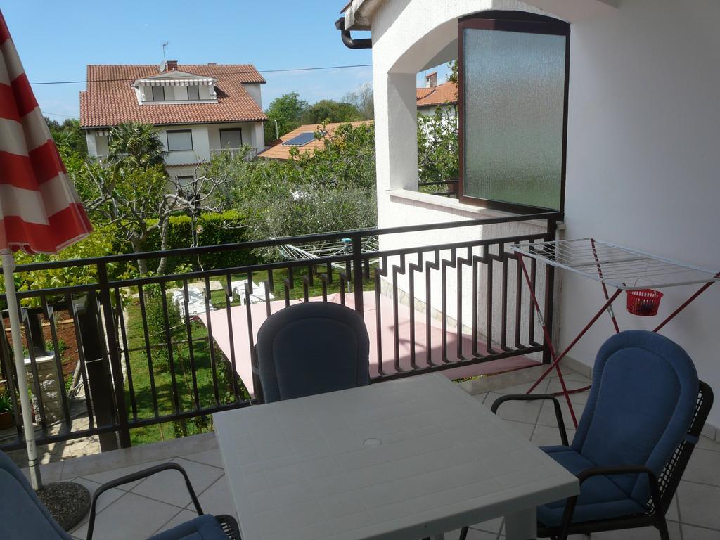 Apartments Mirela Πόρετς Εξωτερικό φωτογραφία