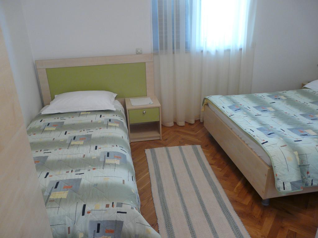 Apartments Mirela Πόρετς Εξωτερικό φωτογραφία