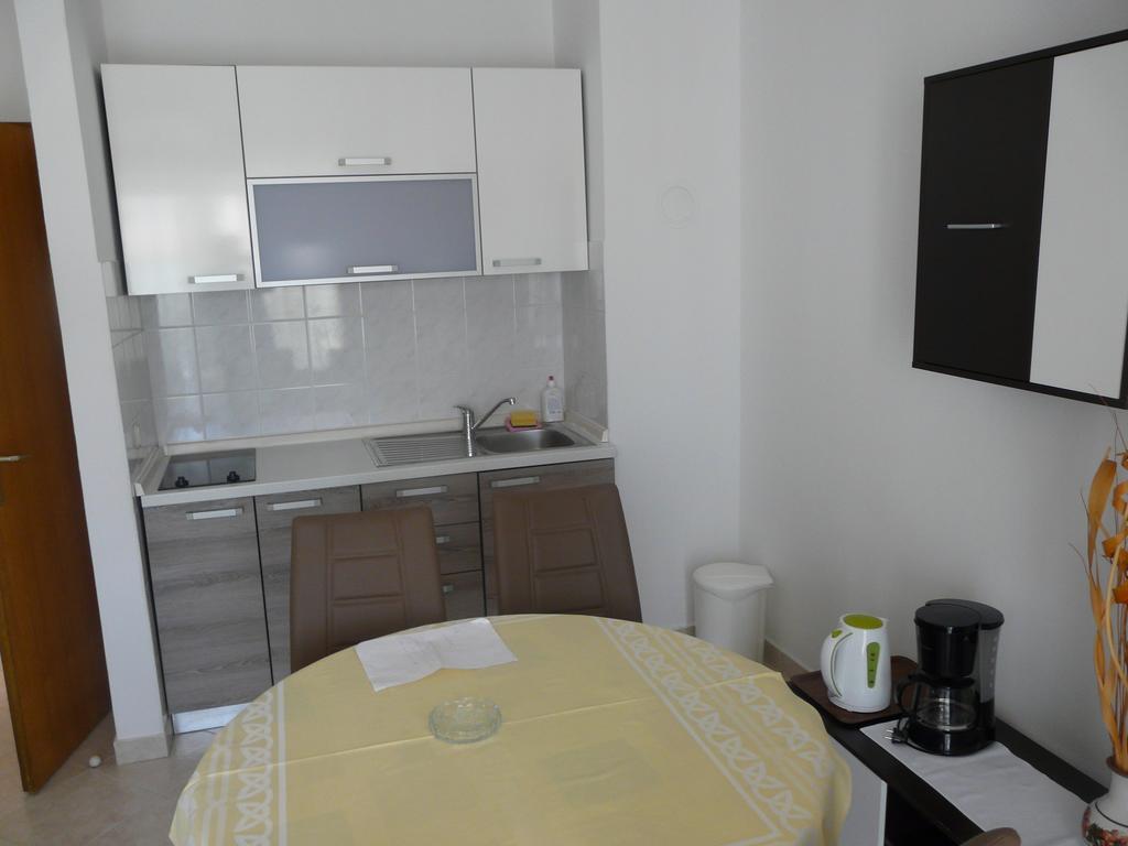 Apartments Mirela Πόρετς Εξωτερικό φωτογραφία