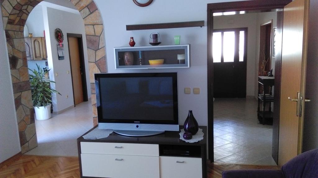 Apartments Mirela Πόρετς Εξωτερικό φωτογραφία