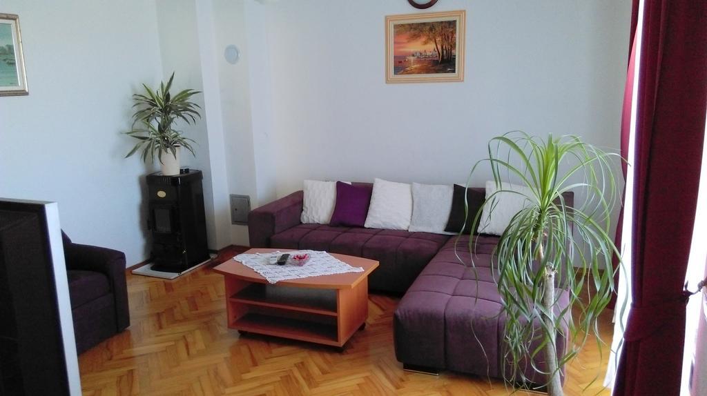 Apartments Mirela Πόρετς Εξωτερικό φωτογραφία