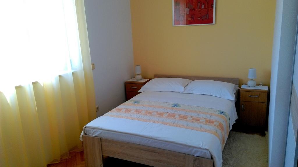 Apartments Mirela Πόρετς Εξωτερικό φωτογραφία